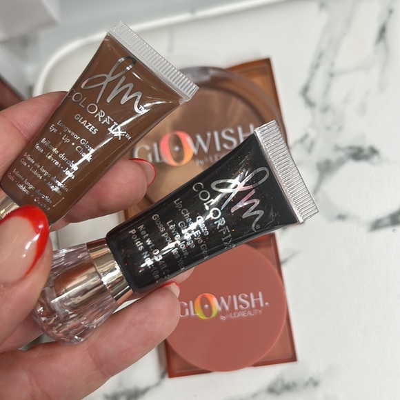 Makeup bundle - Picture 3 of 5